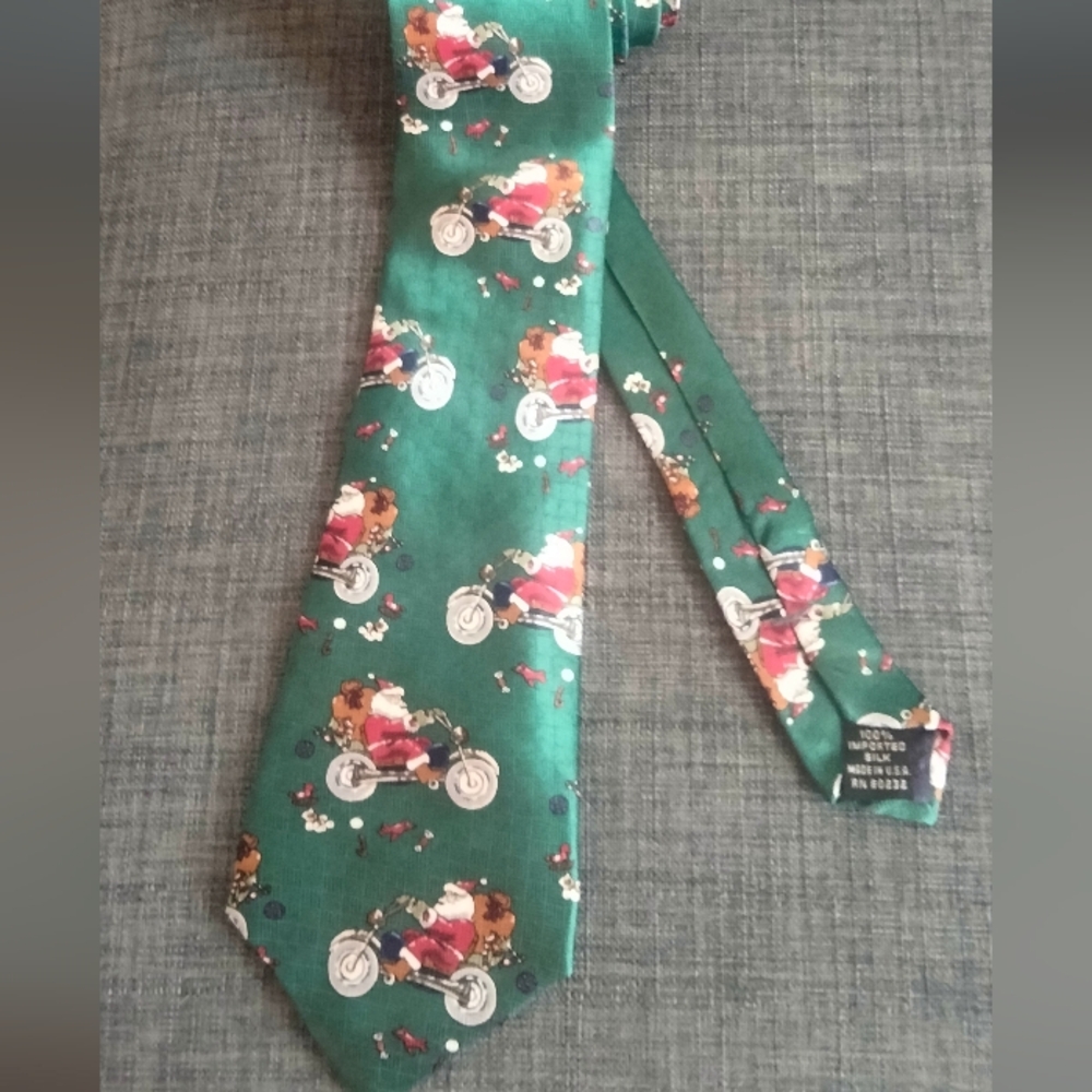 Class Club green / red 100% silk tie with Santa on motorcycle pattern